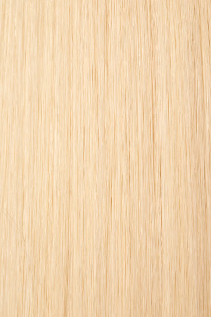 Close up of Loxys Blondie hair extensions